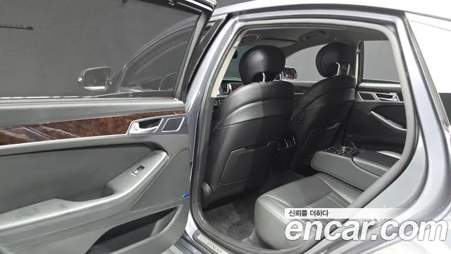 Hyundai Genesis — фото 26
