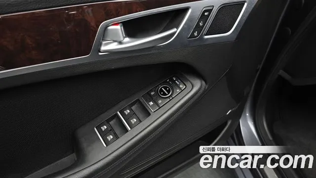 Hyundai Genesis — фото 30