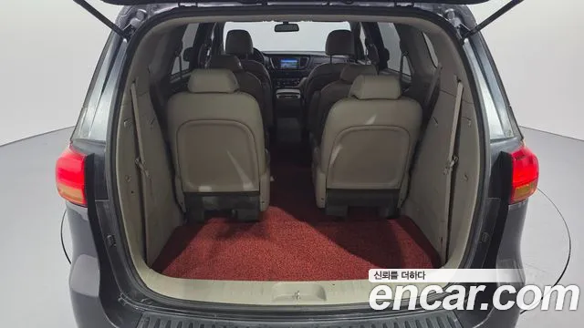 Kia Carnival — фото 18