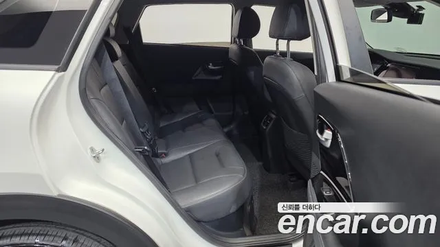 Kia Niro — фото 12