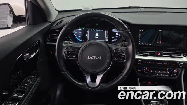 Kia Niro — фото 13