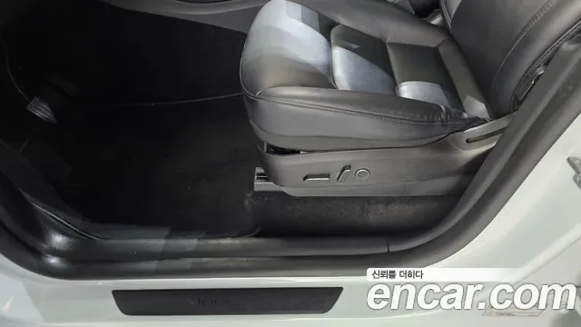 Tesla Model Y — фото 20