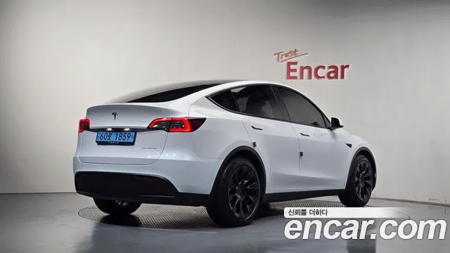 Tesla Model Y — фото 2