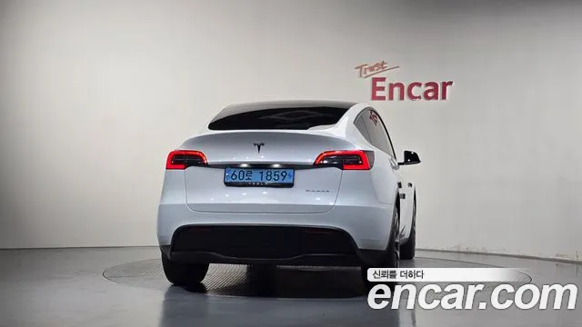 Tesla Model Y — фото 4