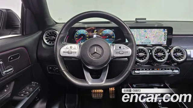 Mercedes-Benz EQB — фото 13