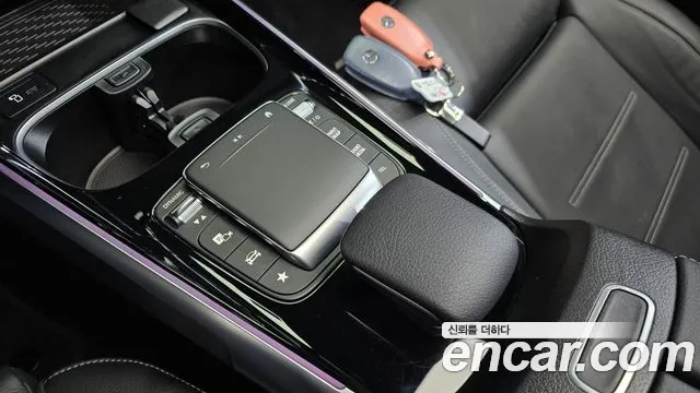 Mercedes-Benz EQB — фото 19