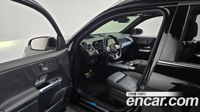Mercedes-Benz EQB — фото 10