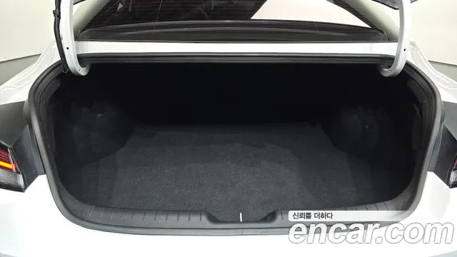 Hyundai Avante — фото 19