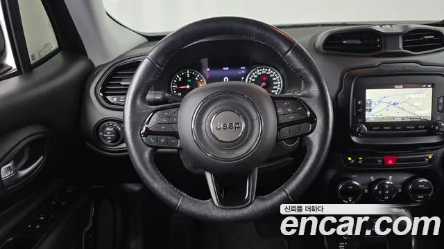 Jeep Renegade — фото 15