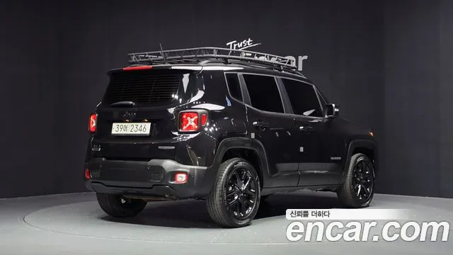 Jeep Renegade — фото 2