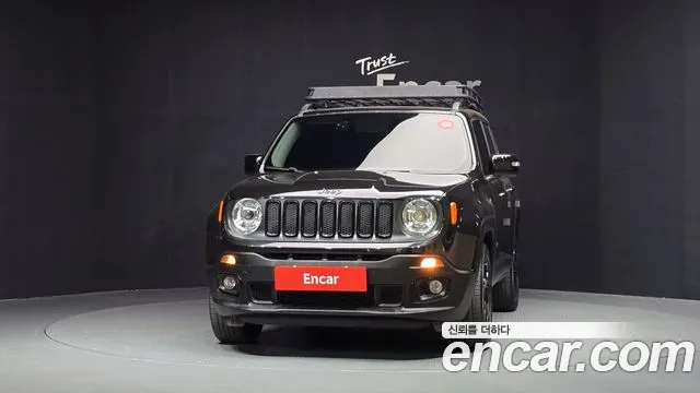 Jeep Renegade — фото 3