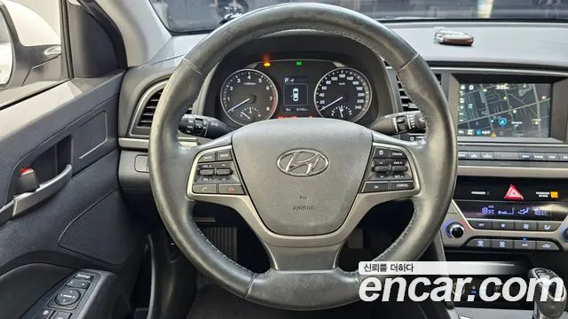 Hyundai Avante — фото 13