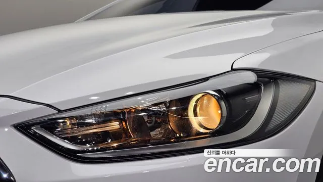 Hyundai Avante — фото 21