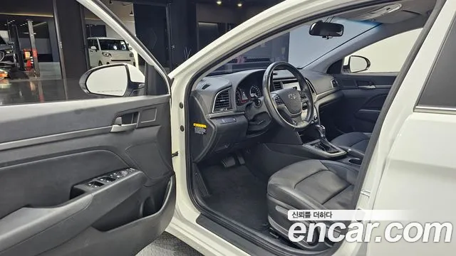 Hyundai Avante — фото 10