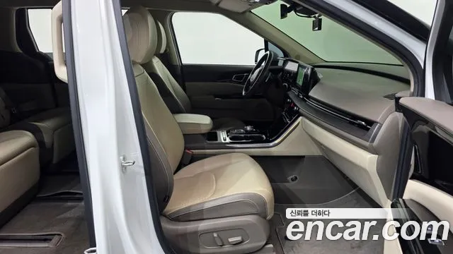 Kia Carnival — фото 11