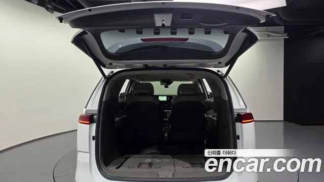 Kia Carnival — фото 20
