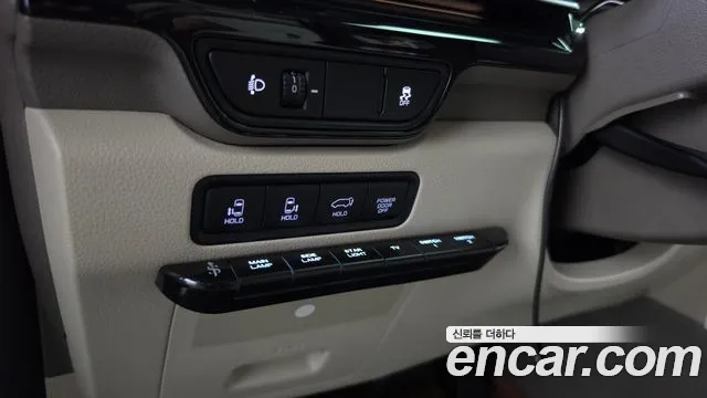 Kia Carnival — фото 29