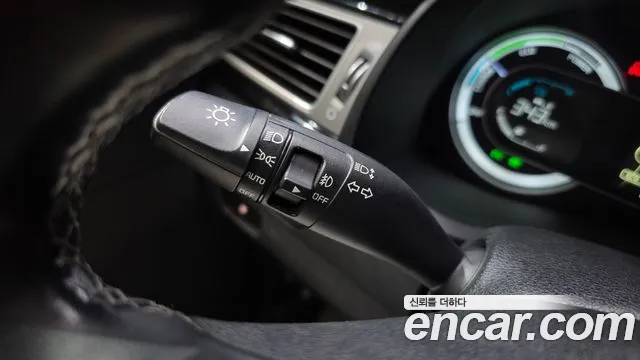 Kia Niro — фото 15