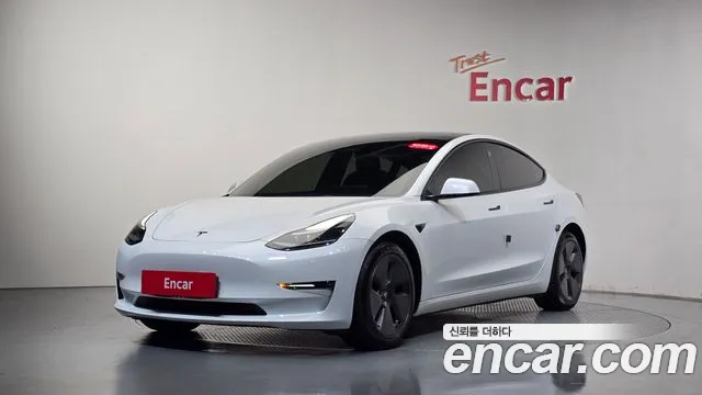 Tesla Model 3 — фото 1
