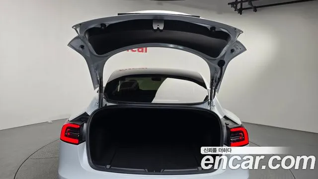 Tesla Model 3 — фото 17