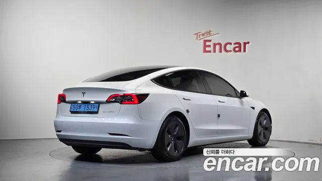 Tesla Model 3 — фото 2