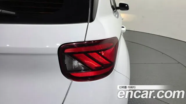 Hyundai Venue — фото 23