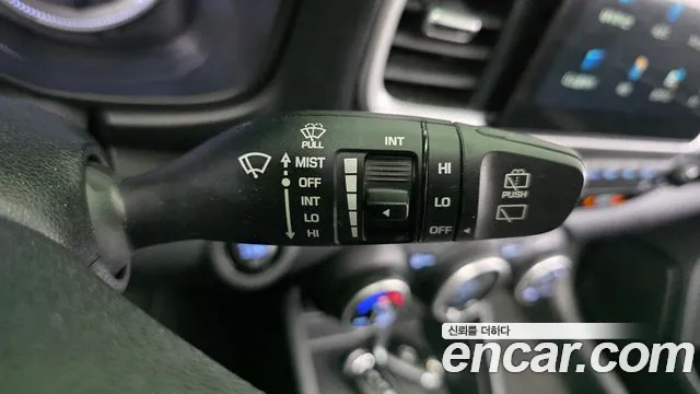 Hyundai Venue — фото 32