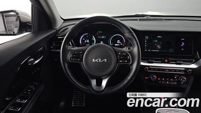 Kia Niro — фото 12