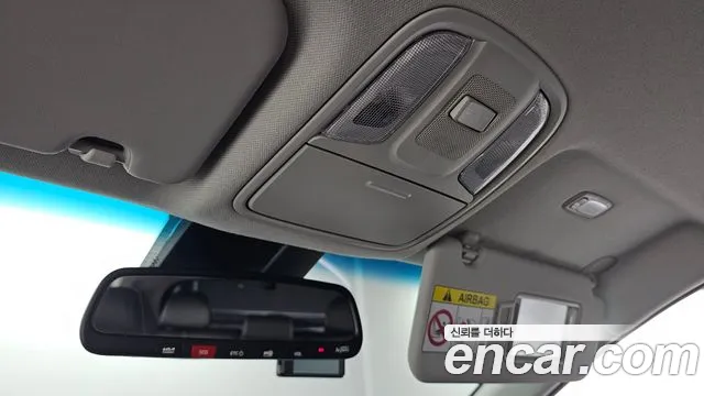 Kia Niro — фото 19