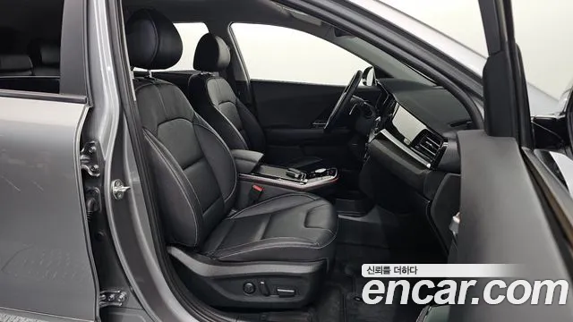 Kia Niro — фото 26