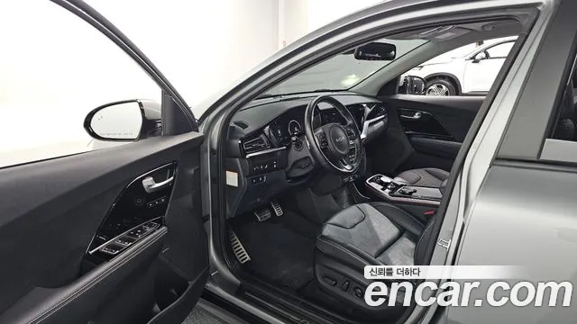 Kia Niro — фото 10