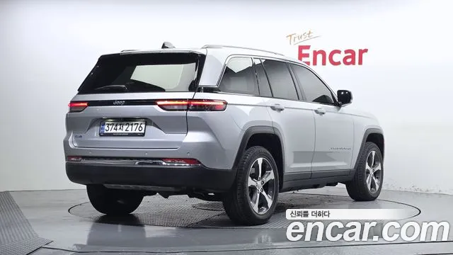 Jeep Cherokee — фото 2