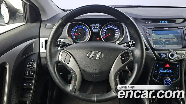 Hyundai Avante — фото 16