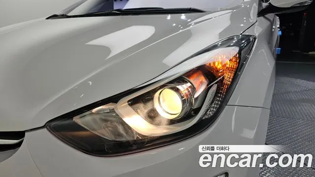 Hyundai Avante — фото 22