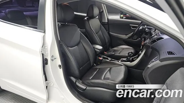 Hyundai Avante — фото 26