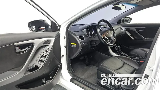 Hyundai Avante — фото 10