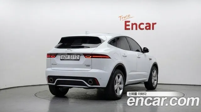Jaguar E-PACE — фото 2
