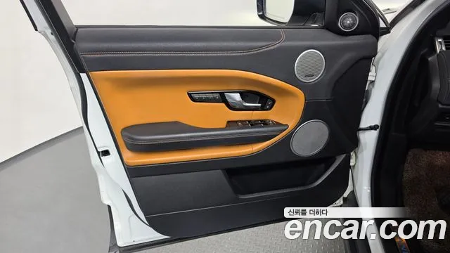 Land Rover Range Rover Evoque — фото 24