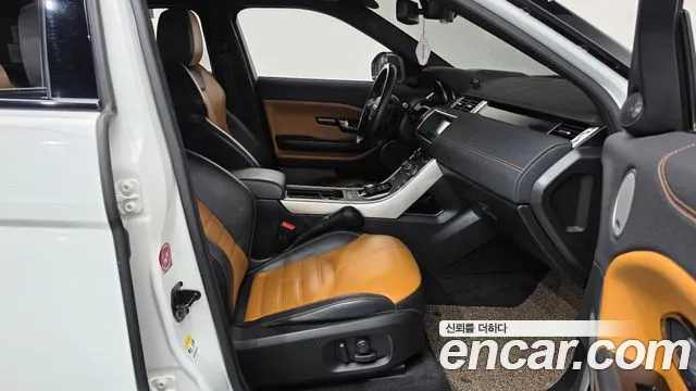 Land Rover Range Rover Evoque — фото 26