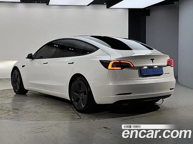 Tesla Model 3 — фото 3