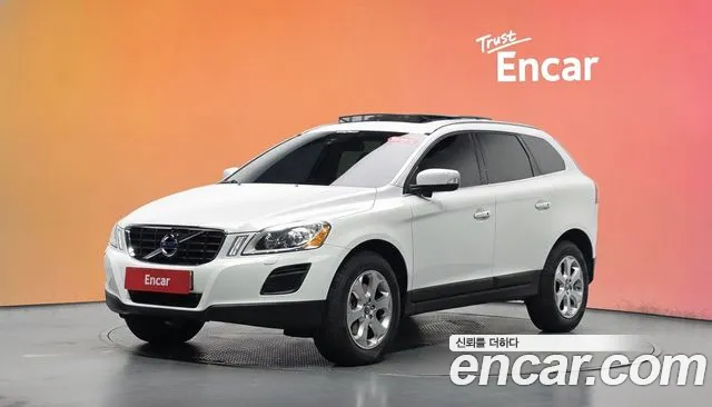 Volvo XC60 — фото 20