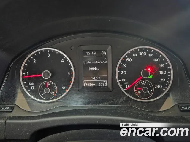Volkswagen Tiguan — фото 8