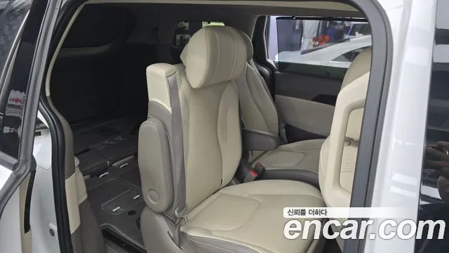 Kia Carnival — фото 11