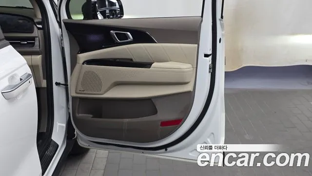 Kia Carnival — фото 25