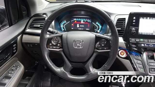 Honda Odyssey — фото 12