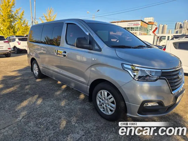 Hyundai Starex — фото 1