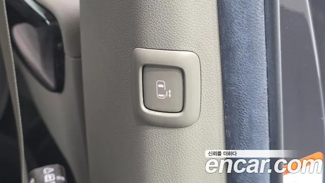 Kia Carnival — фото 17