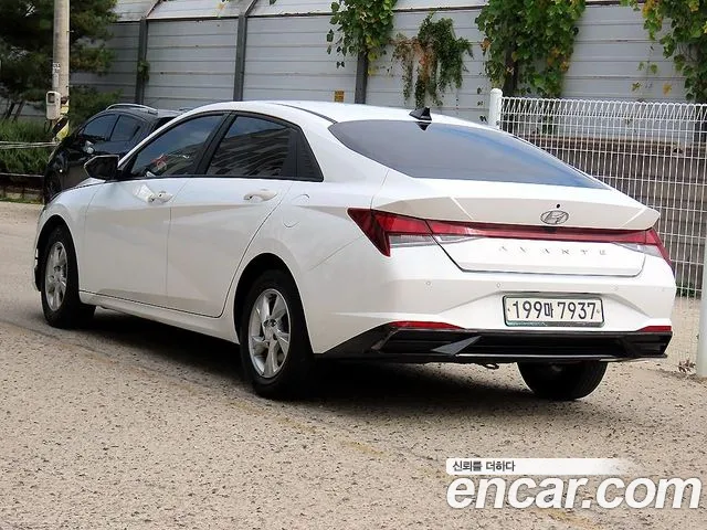 Hyundai Avante — фото 2