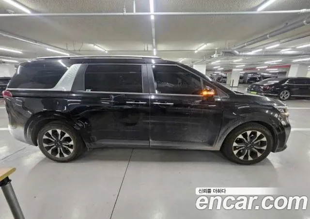 Kia Carnival — фото 12