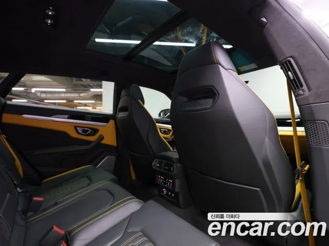 Lamborghini Urus — фото 9